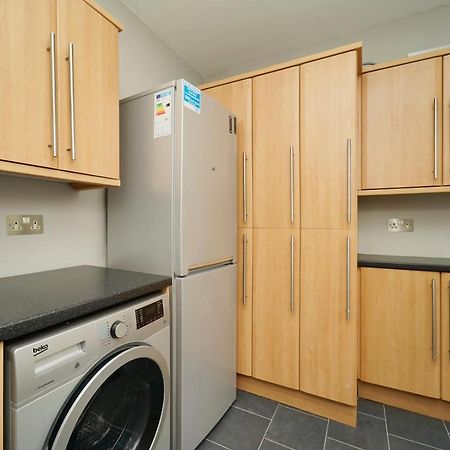 Stunning 5 Bed House In Chapel Allerton, Sleeps 9 Лийдс Екстериор снимка