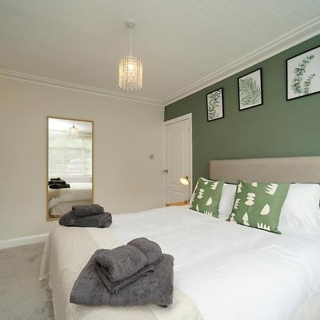 Stunning 5 Bed House In Chapel Allerton, Sleeps 9 Лийдс Екстериор снимка