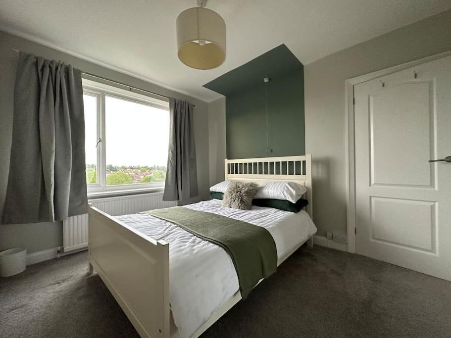 Stunning 5 Bed House In Chapel Allerton, Sleeps 9 Лийдс Екстериор снимка