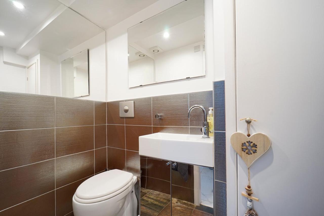Stunning 5 Bed House In Chapel Allerton, Sleeps 9 Лийдс Екстериор снимка