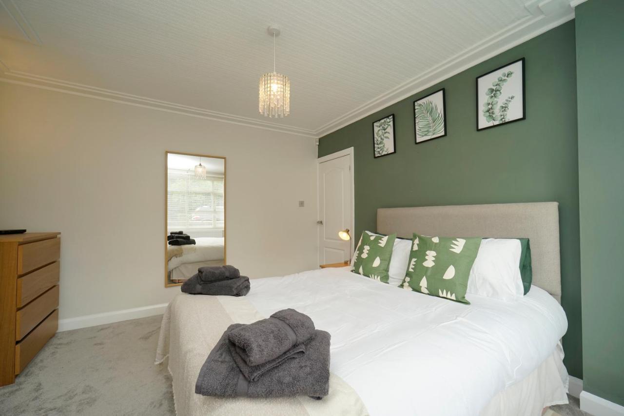Stunning 5 Bed House In Chapel Allerton, Sleeps 9 Лийдс Екстериор снимка