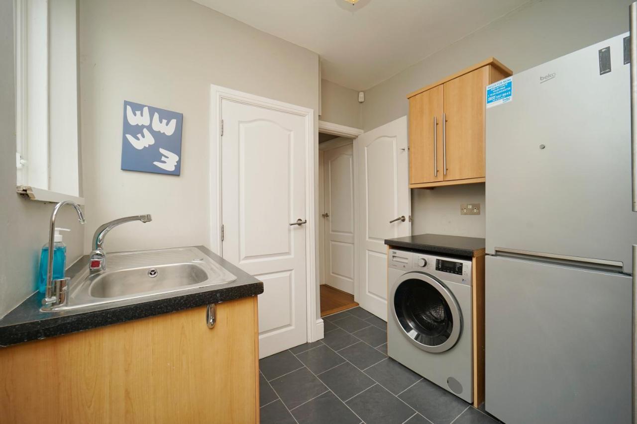 Stunning 5 Bed House In Chapel Allerton, Sleeps 9 Лийдс Екстериор снимка